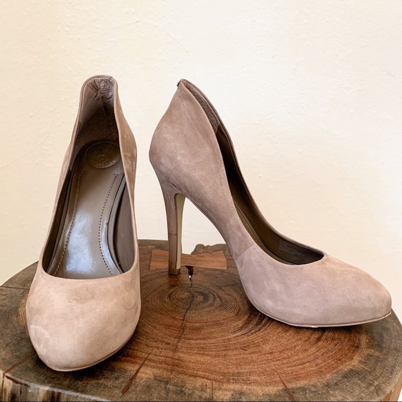 BCBG STILETTO HEELS TAN SUEDE SZ 8.5 NEUTRAL - Picture 5 of 5